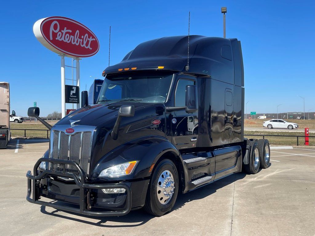 2023 Peterbilt 579