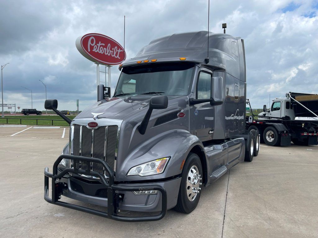 2023 Peterbilt 579