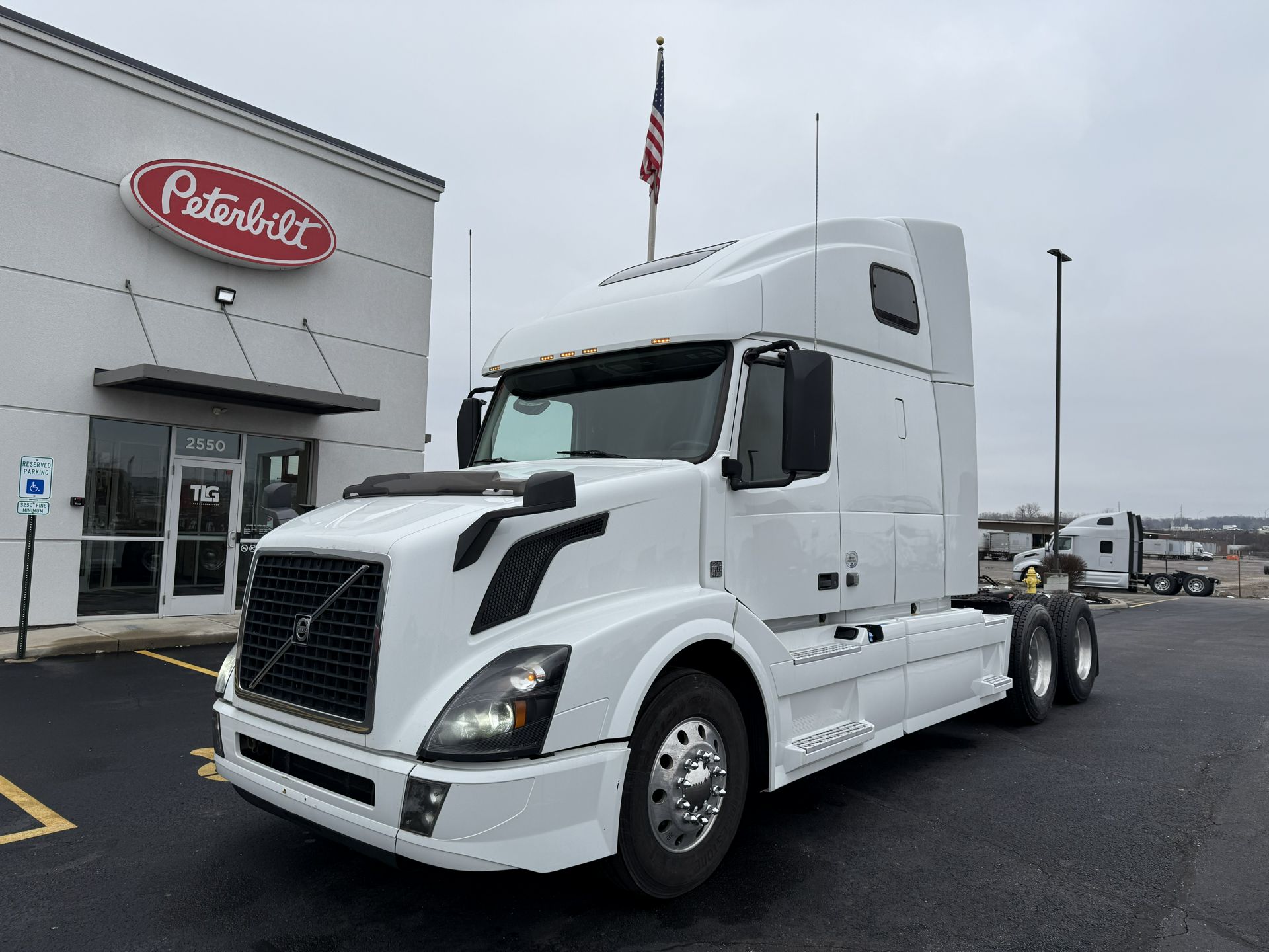 2017 Volvo VNL64T670