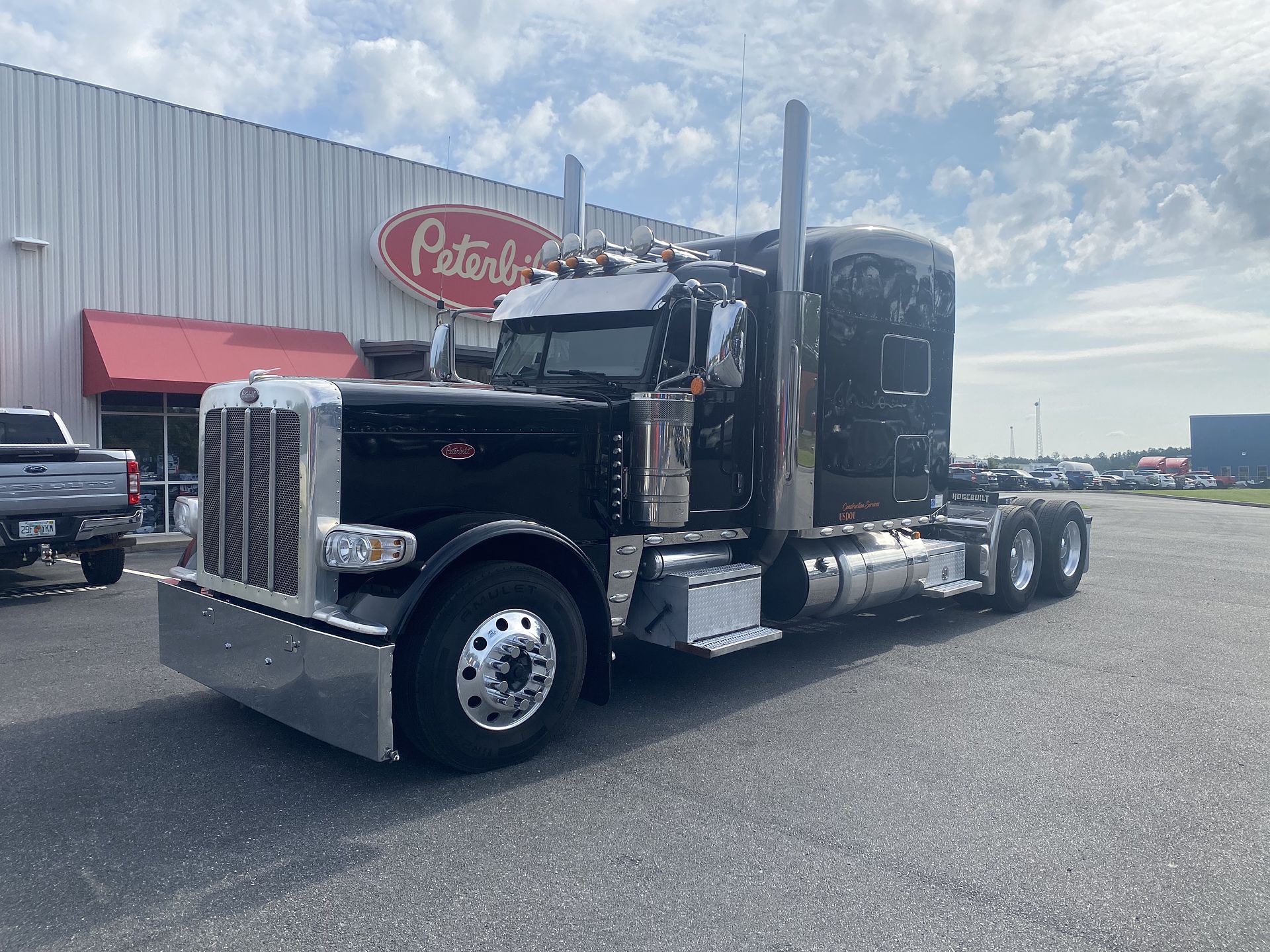 2022 Peterbilt 389