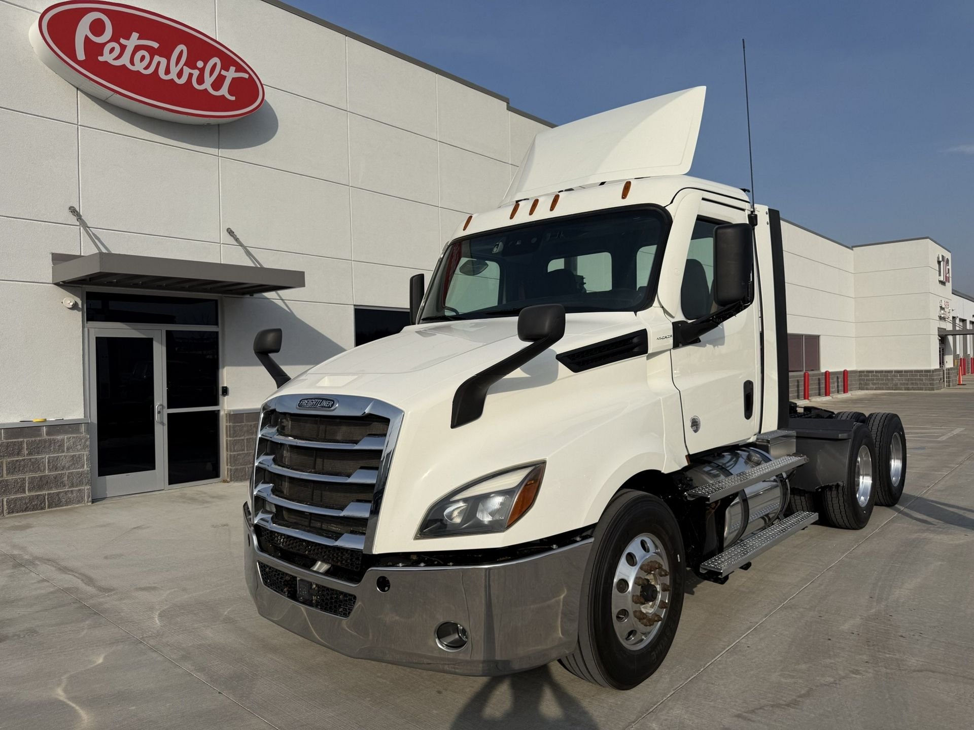 2022 Freightliner CASCADIA 126