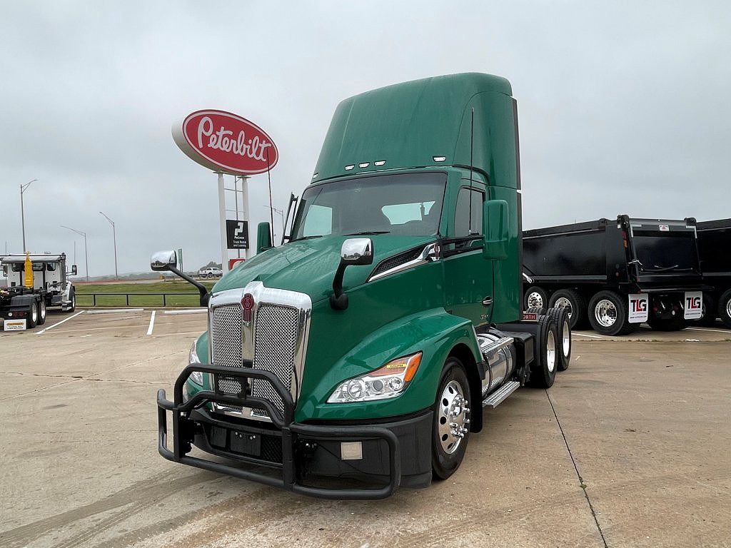 2023 Kenworth T680