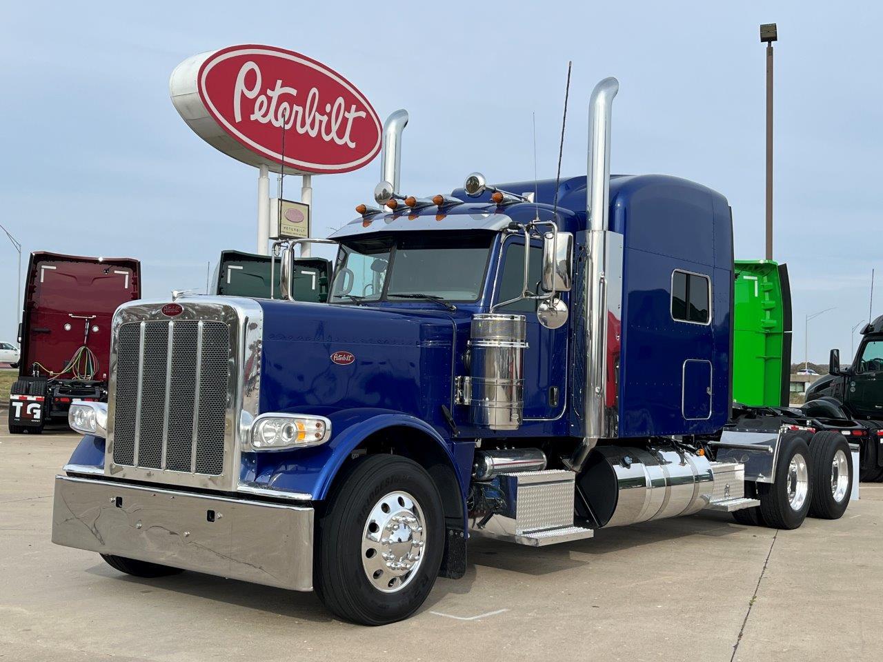 2022 Peterbilt 389