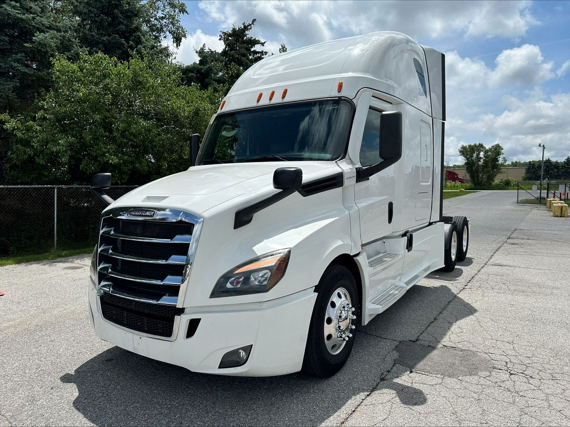 2021 Freightliner CASCADIA 126