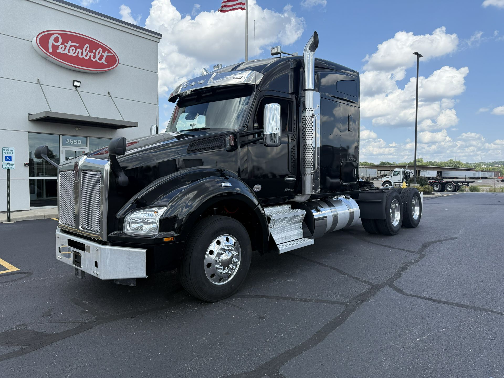 2022 Kenworth T880