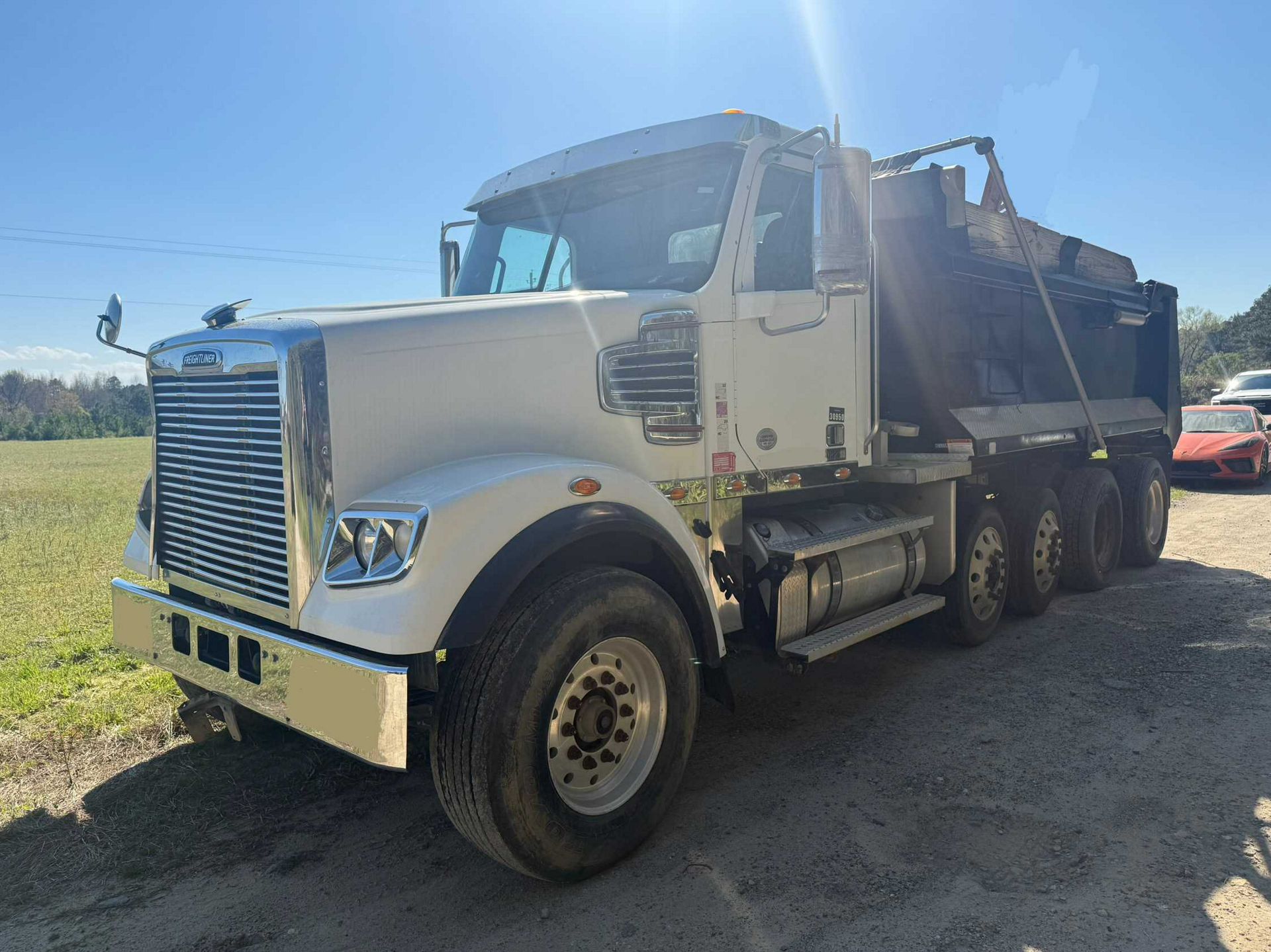 2019 Freightliner 122SD