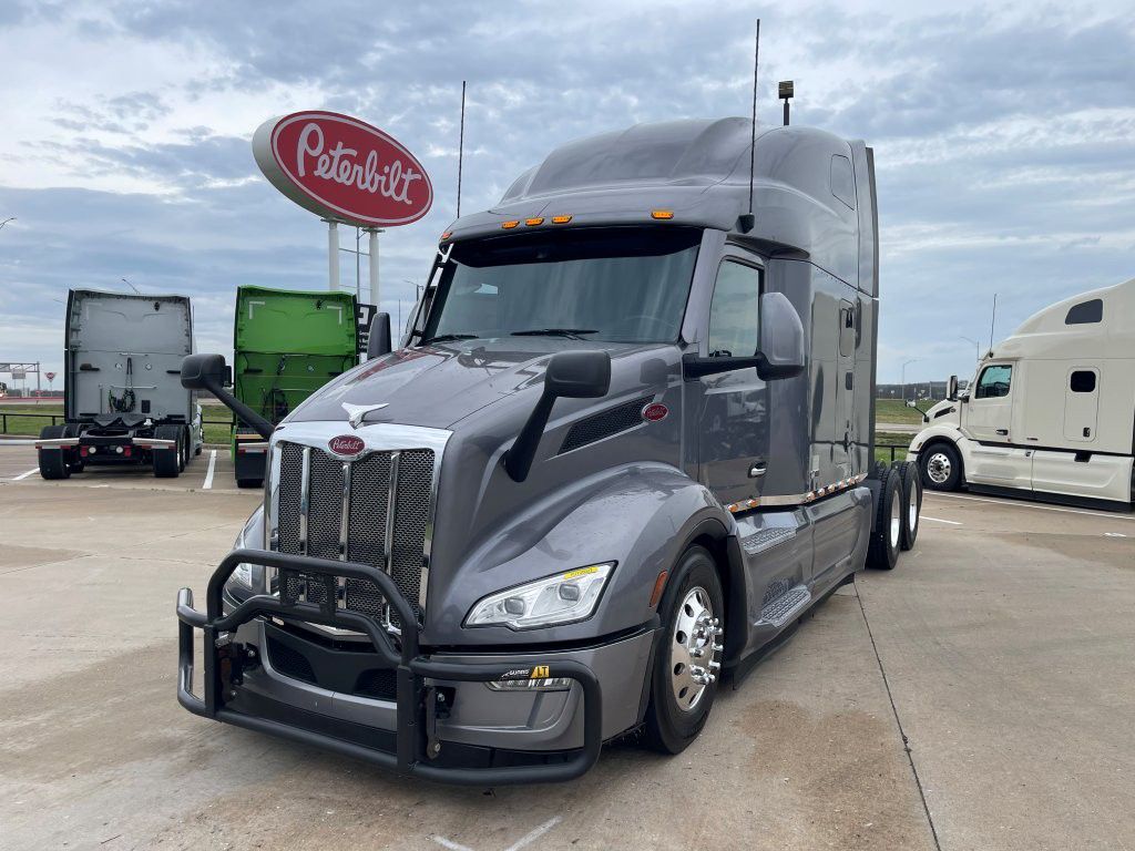 2023 Peterbilt 579