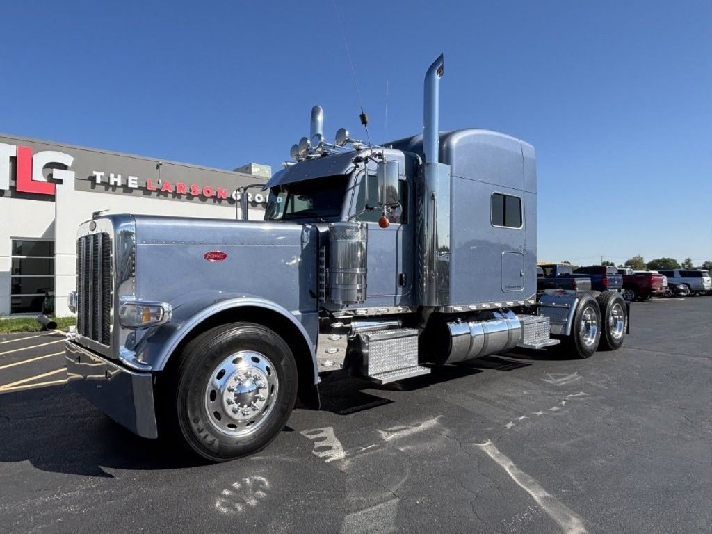 2022 Peterbilt 389