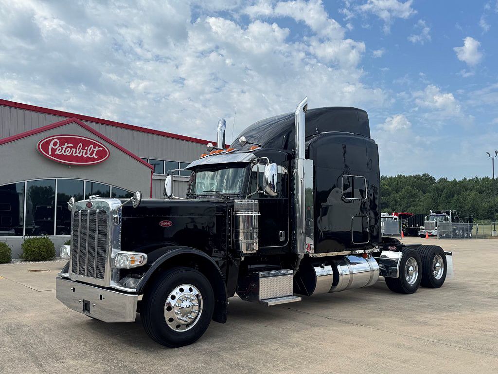 2022 Peterbilt 389