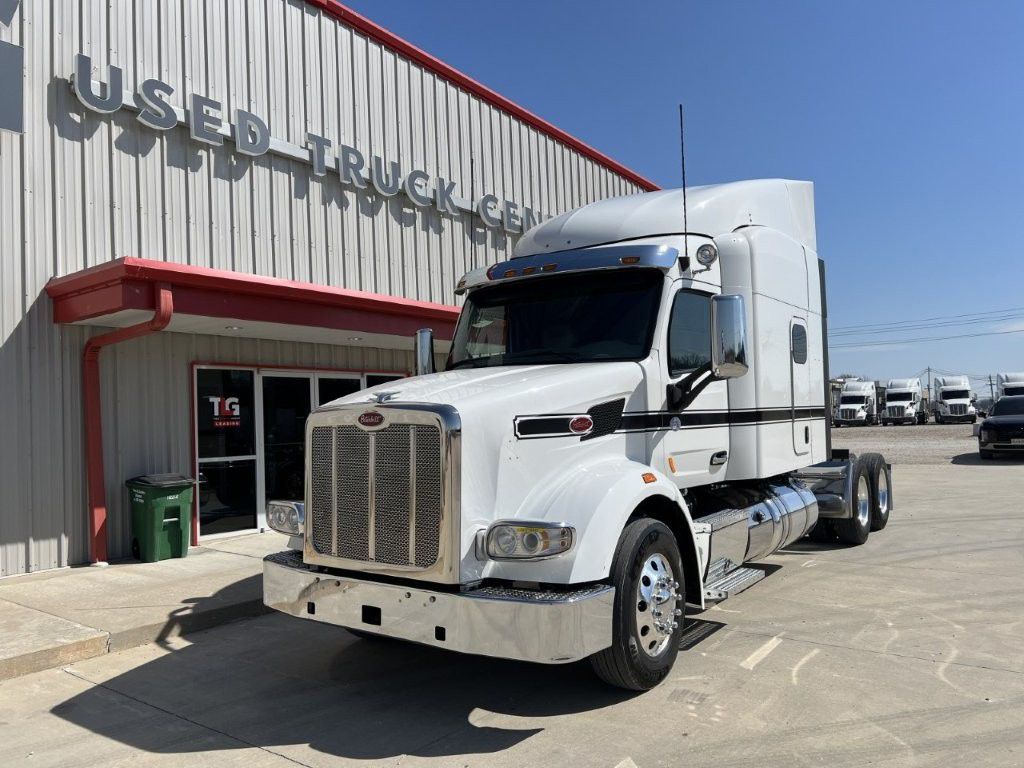 2022 Peterbilt 567