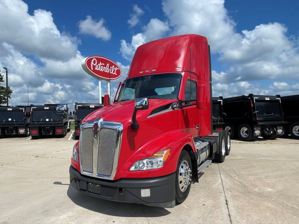 2023 Kenworth T680