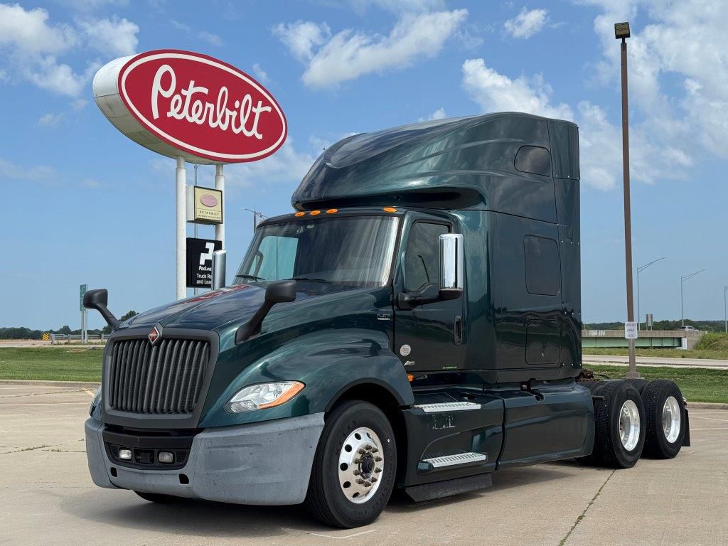 2020 International LT625