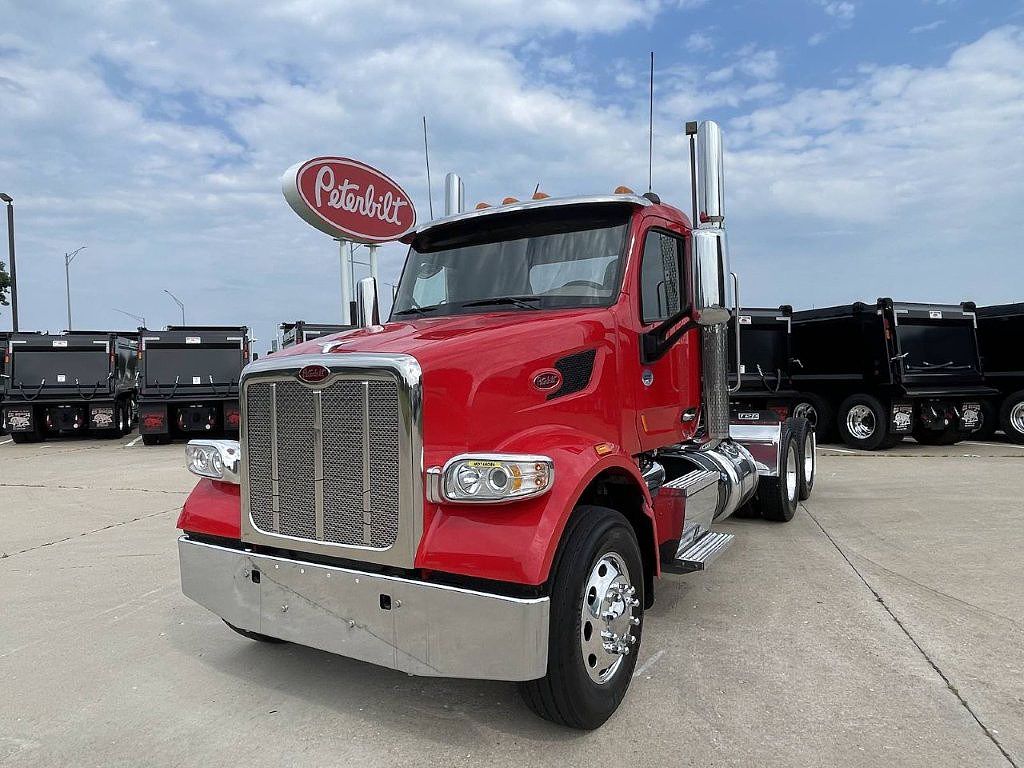 2021 Peterbilt 567