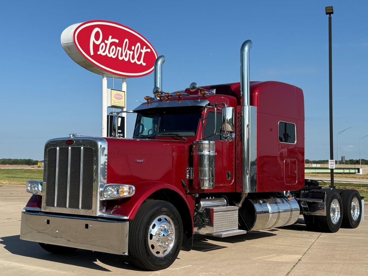 2023 Peterbilt 389