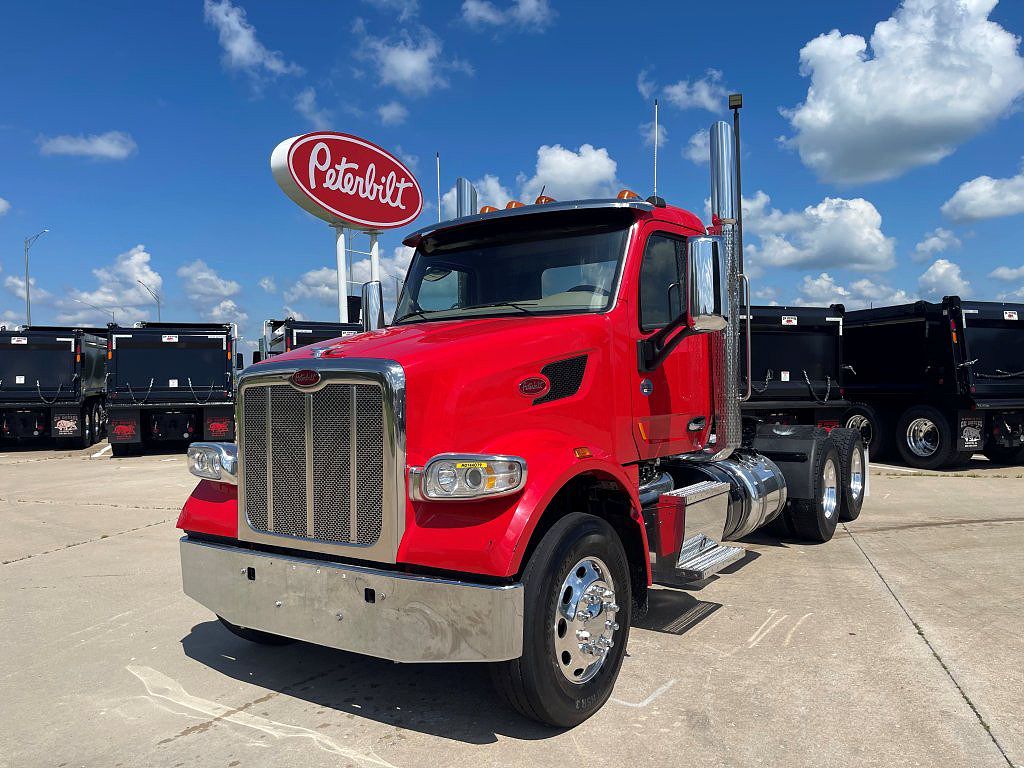 2021 Peterbilt 567