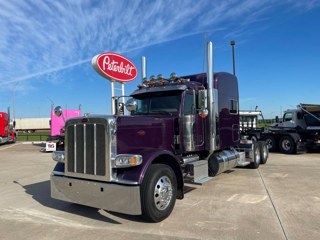 2023 Peterbilt 389
