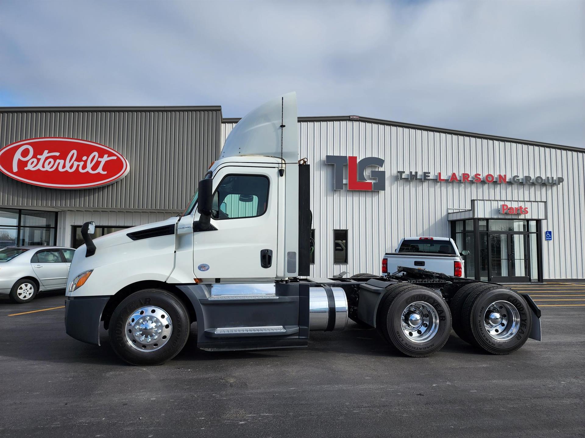 2020 Freightliner CASCADIA 126