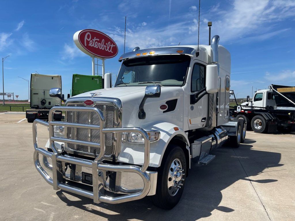 2022 Peterbilt 567