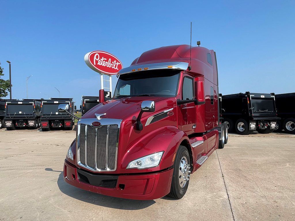 2023 Peterbilt 579