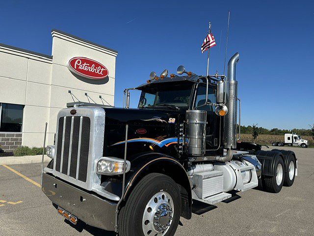 2022 Peterbilt 389