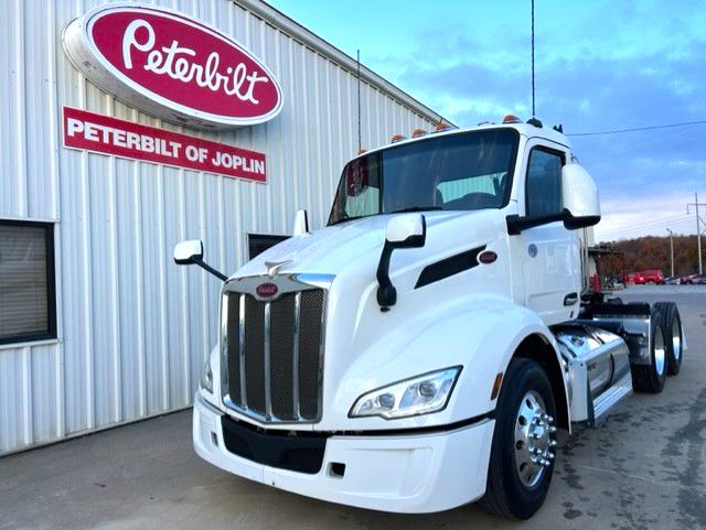 2022 Peterbilt 579