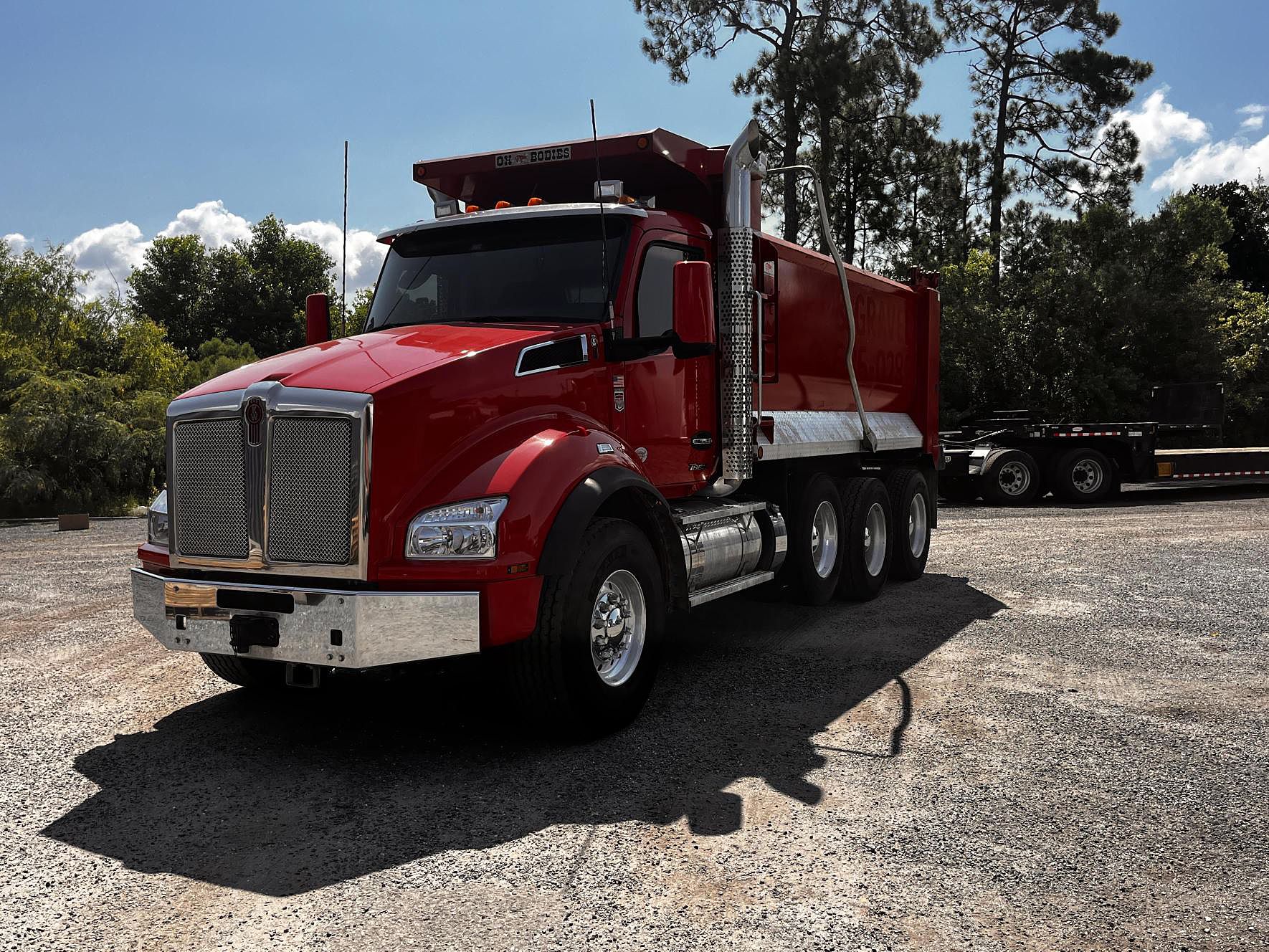 2025 Kenworth T880