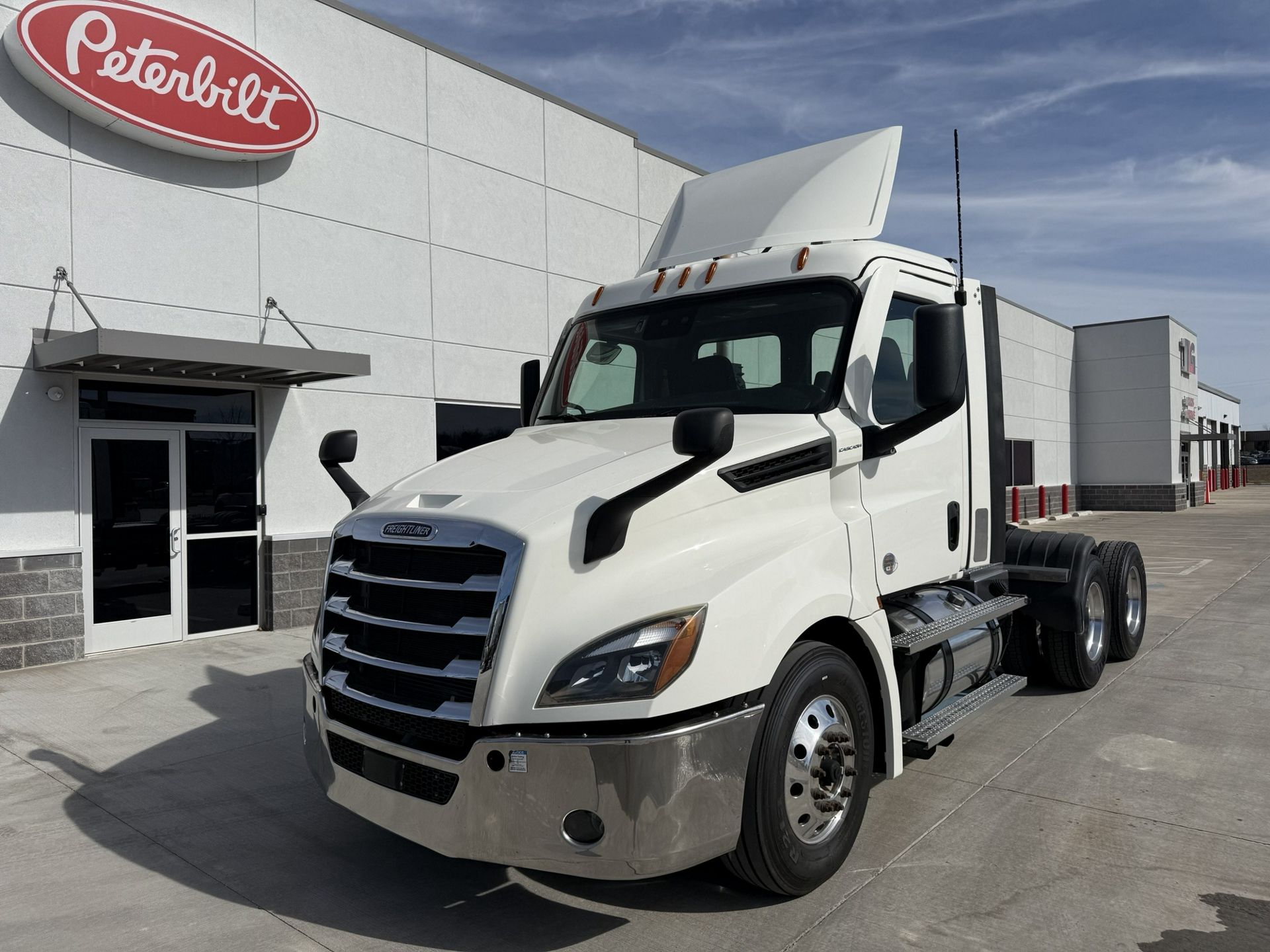 2021 Freightliner CASCADIA 126