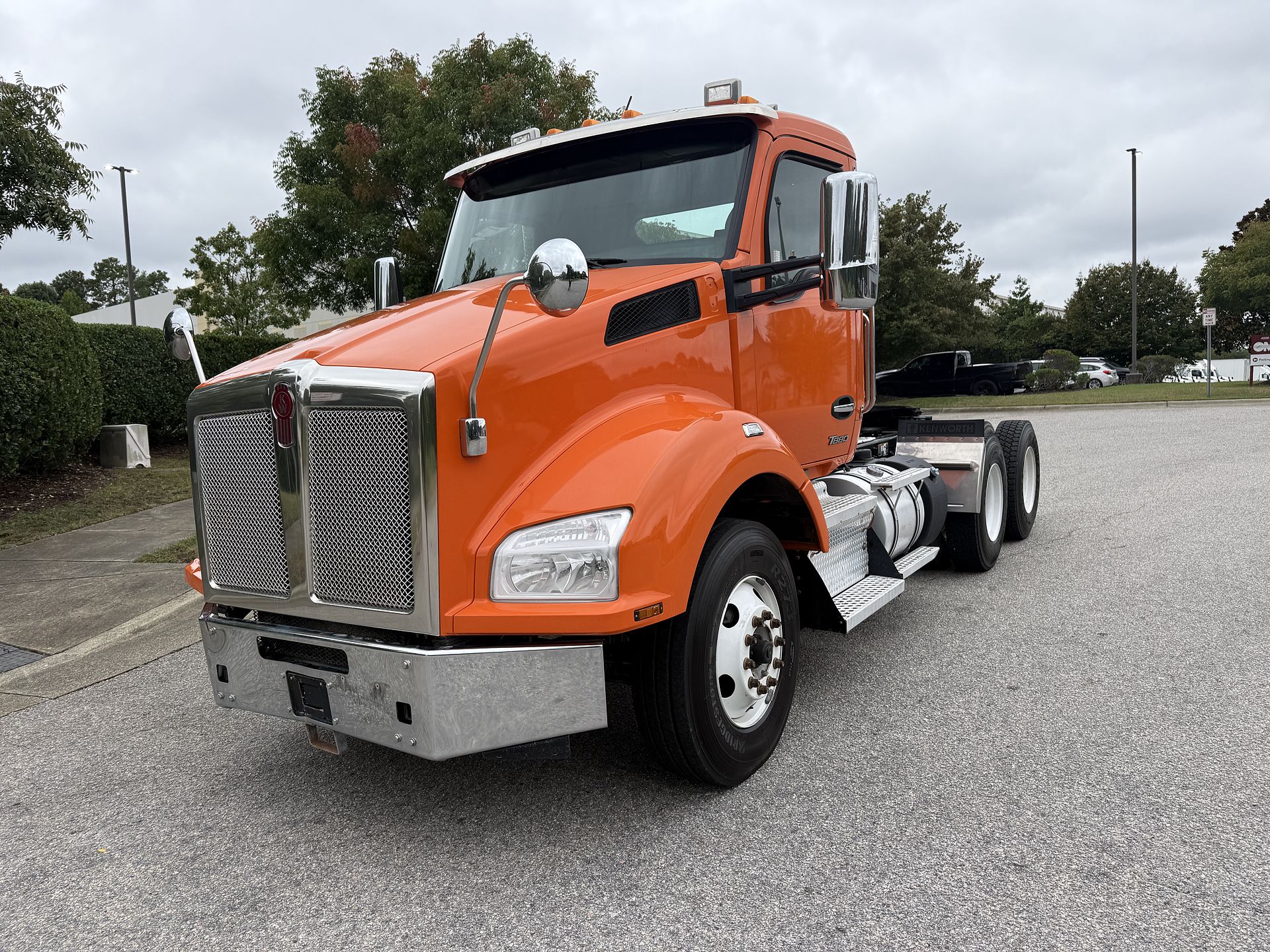 2023 Kenworth T880
