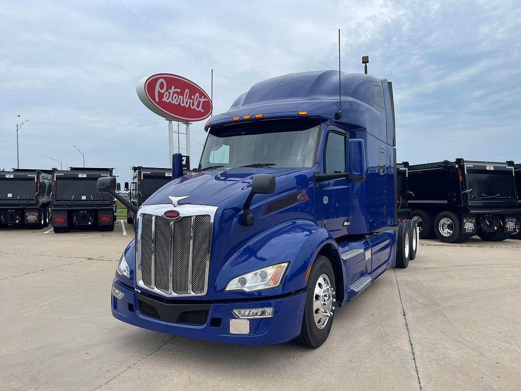 2023 Peterbilt 579