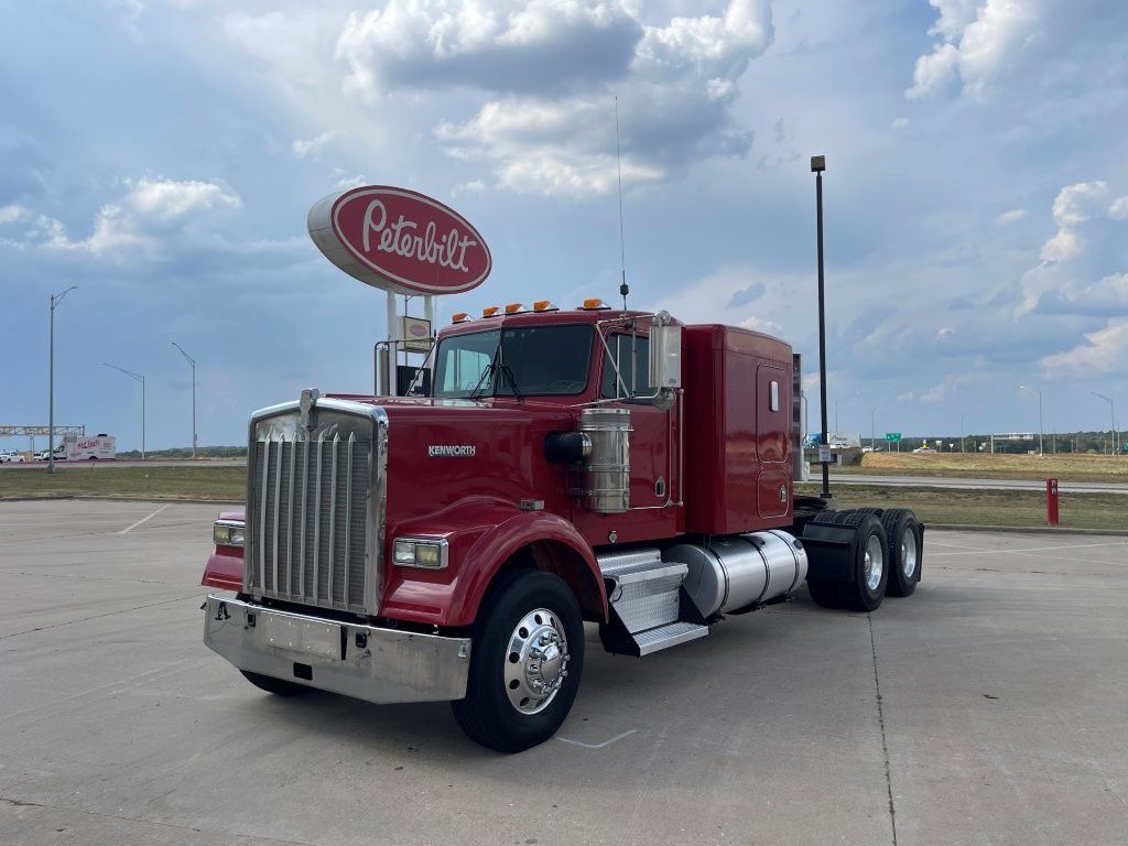 1996 Kenworth W900B