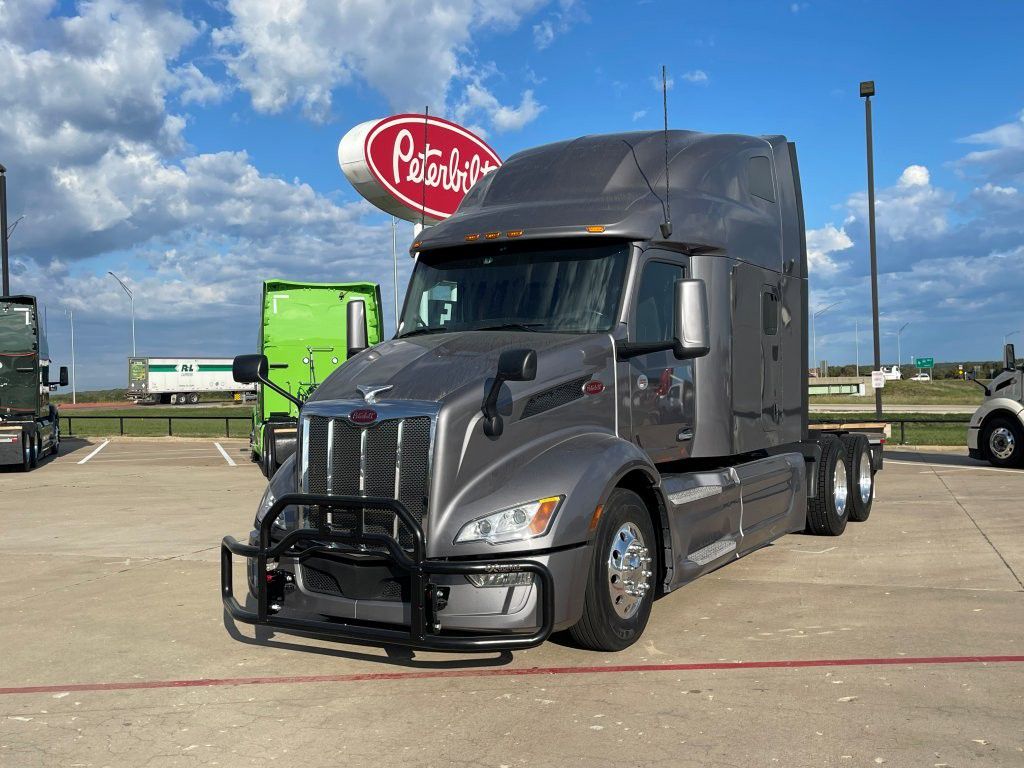 2022 Peterbilt 579