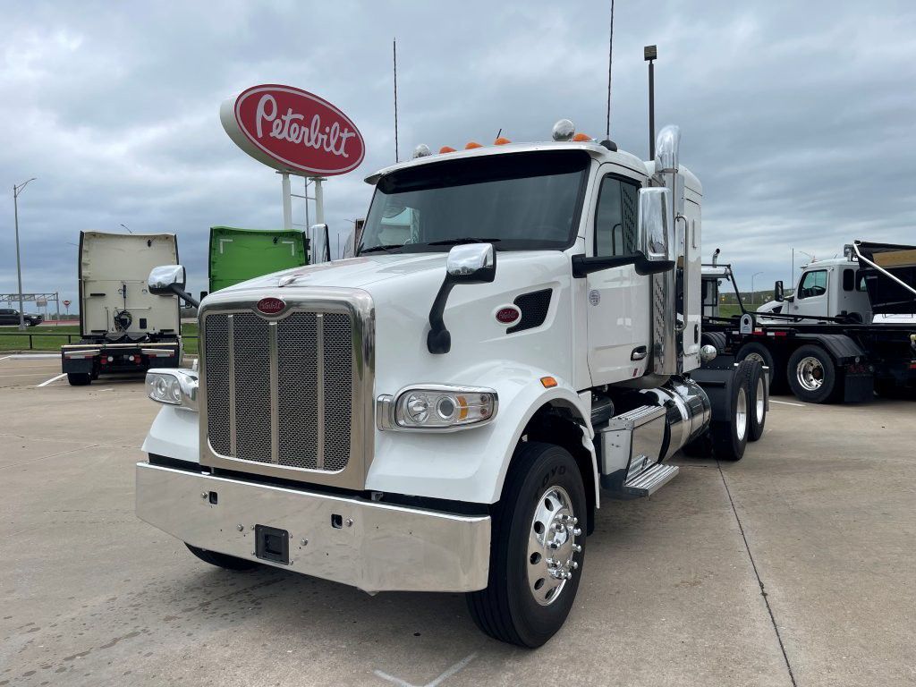 2022 Peterbilt 567