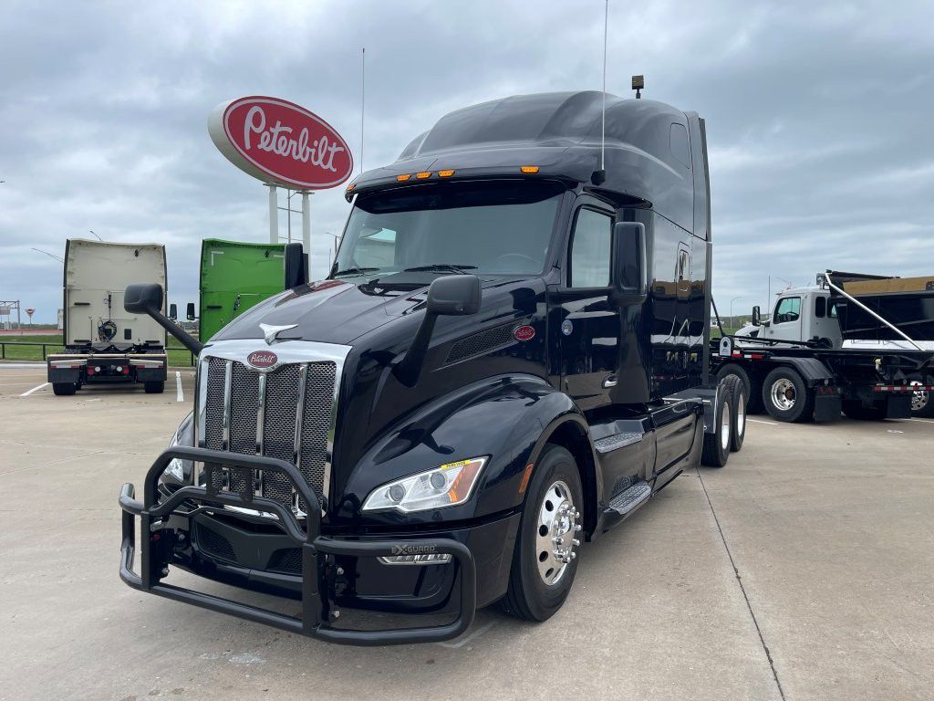 2023 Peterbilt 579