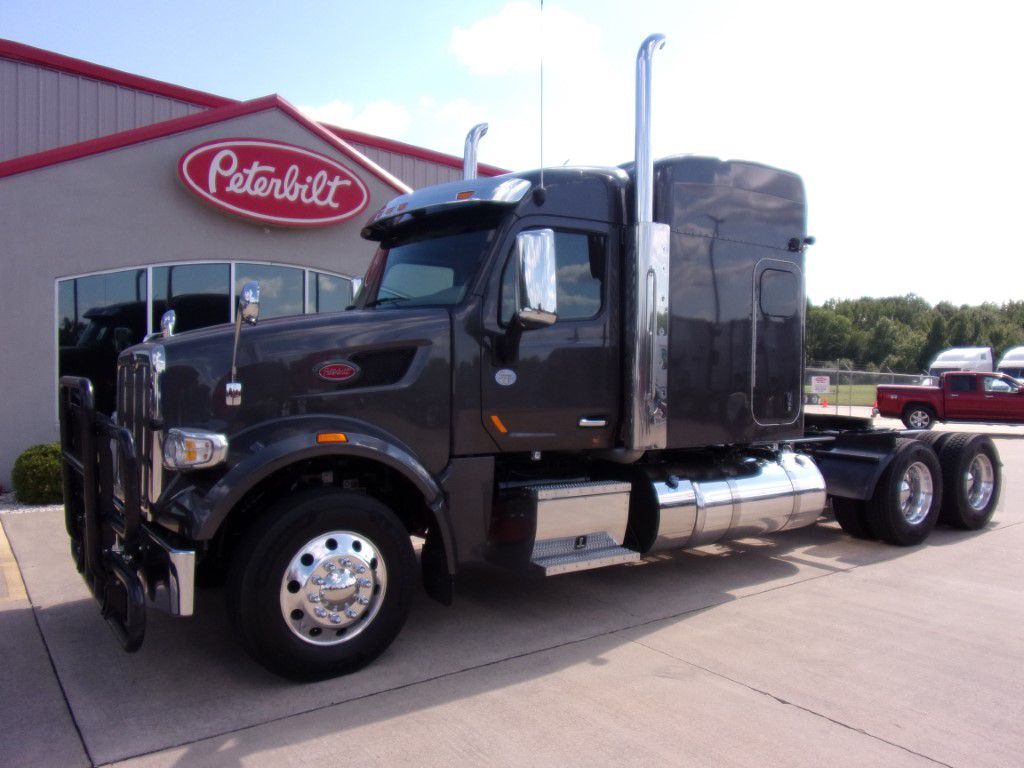 2022 Peterbilt 567