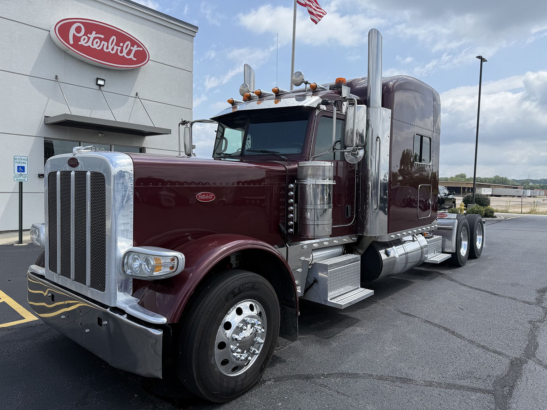 2021 Peterbilt 389