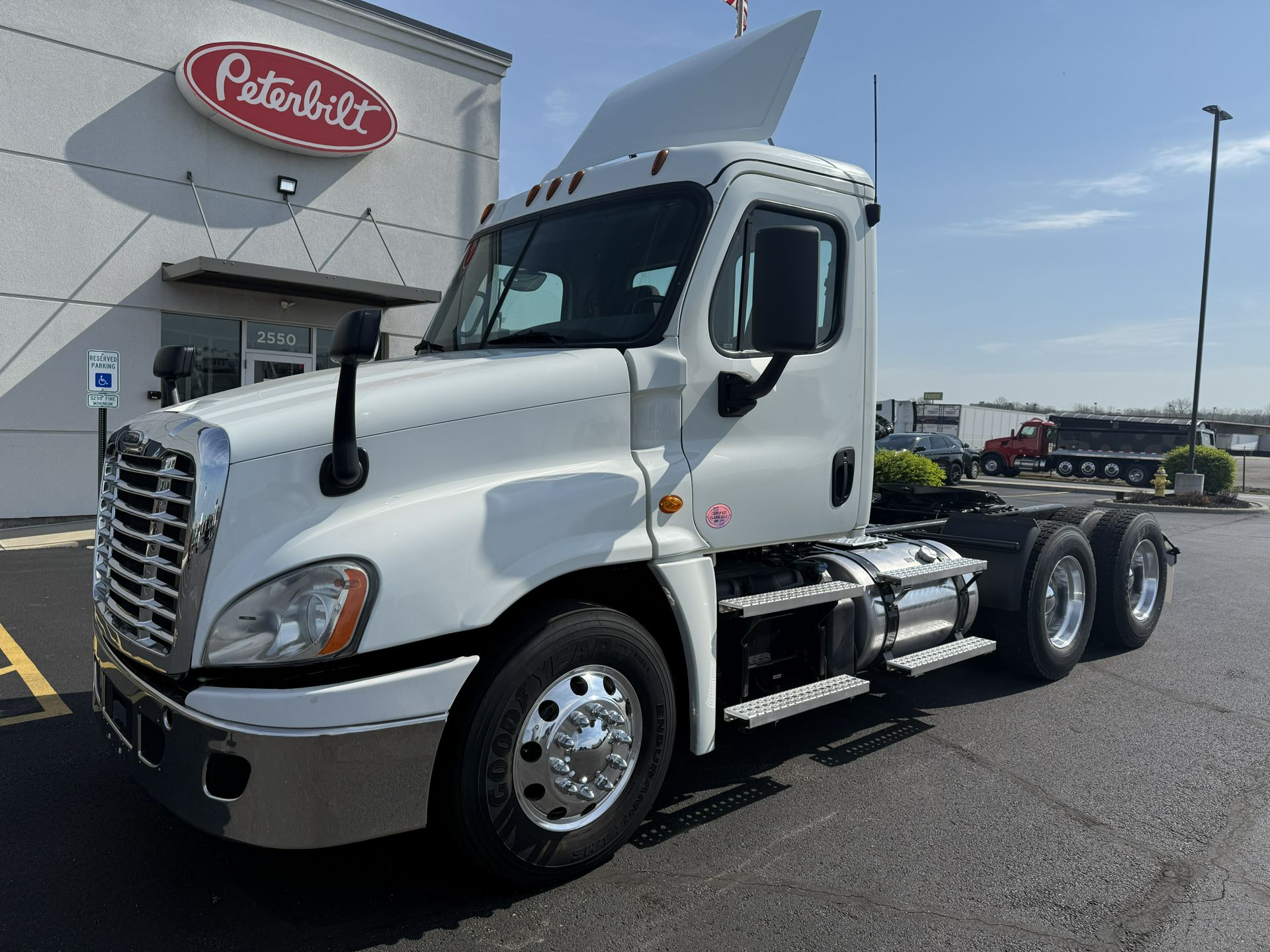 2019 Freightliner CASCADIA 125