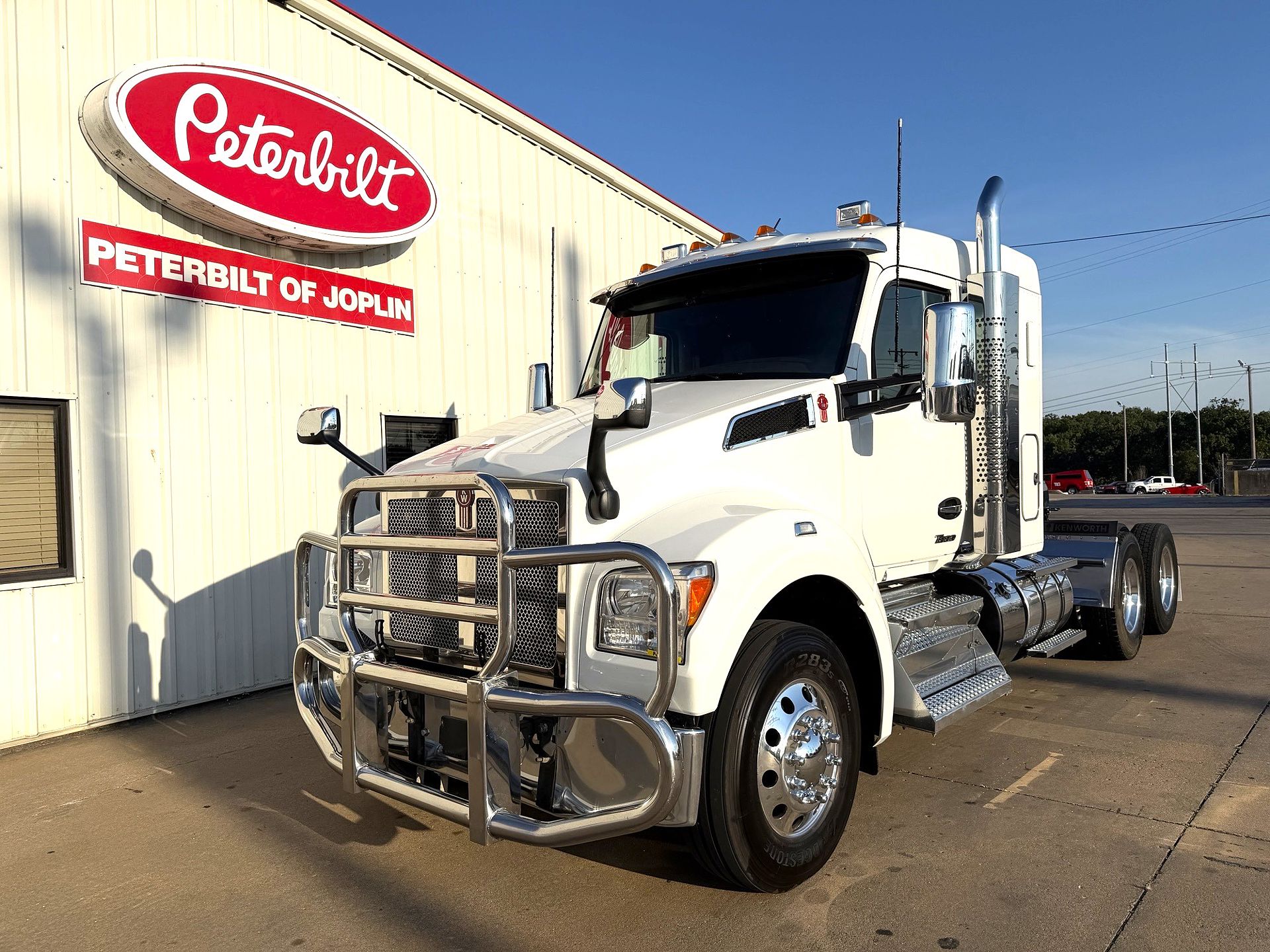 2023 Kenworth T880