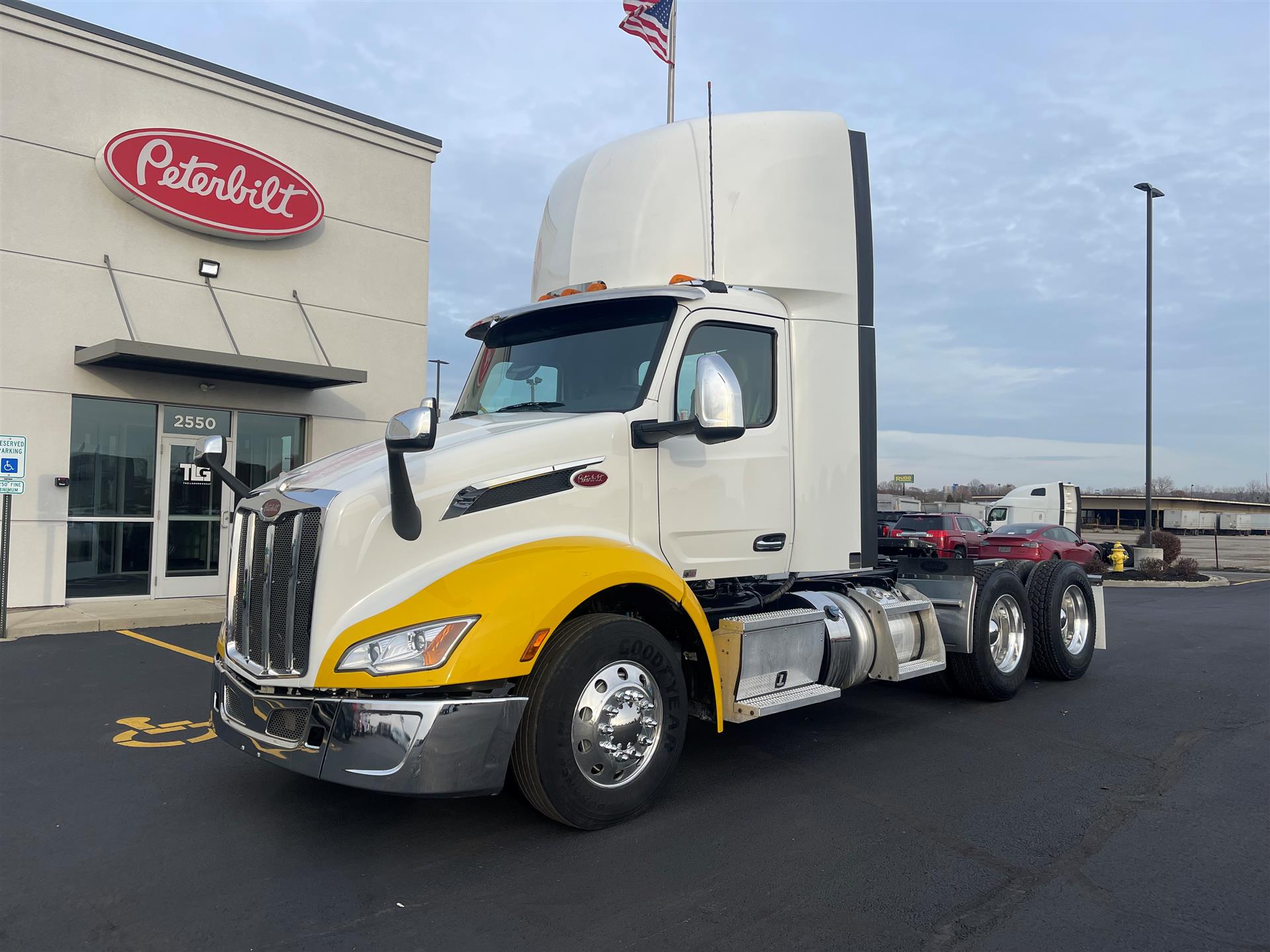 2023 Peterbilt 579