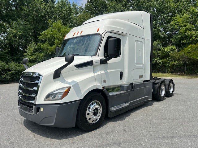 2020 Freightliner CASCADIA 116