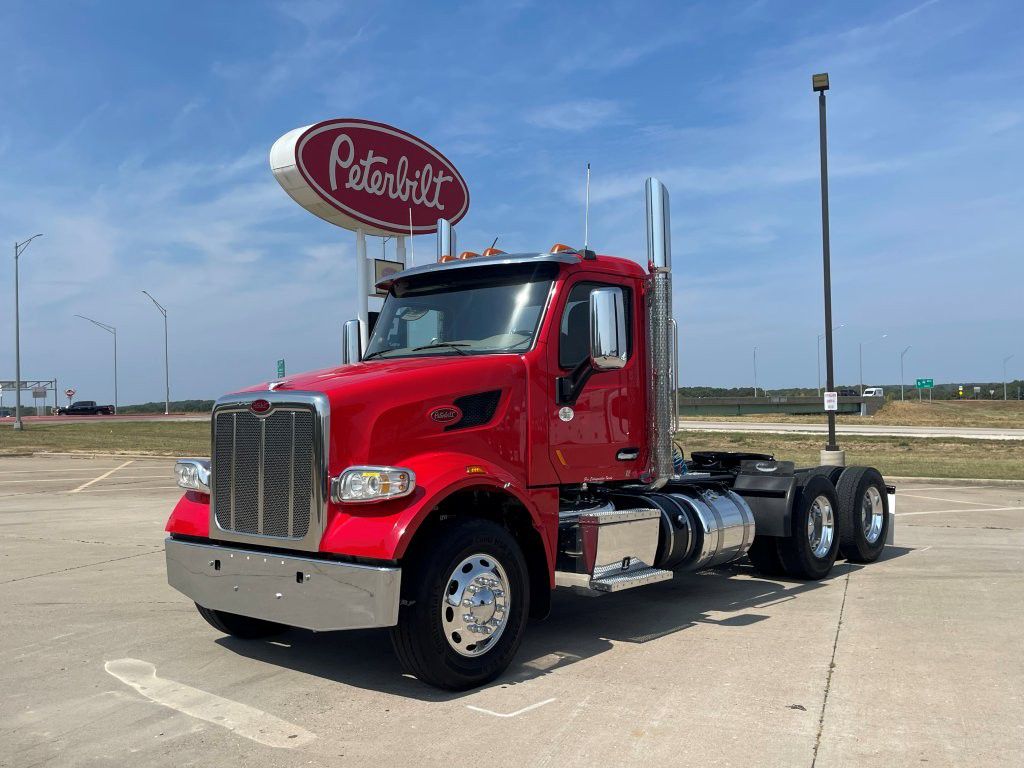 2021 Peterbilt 567