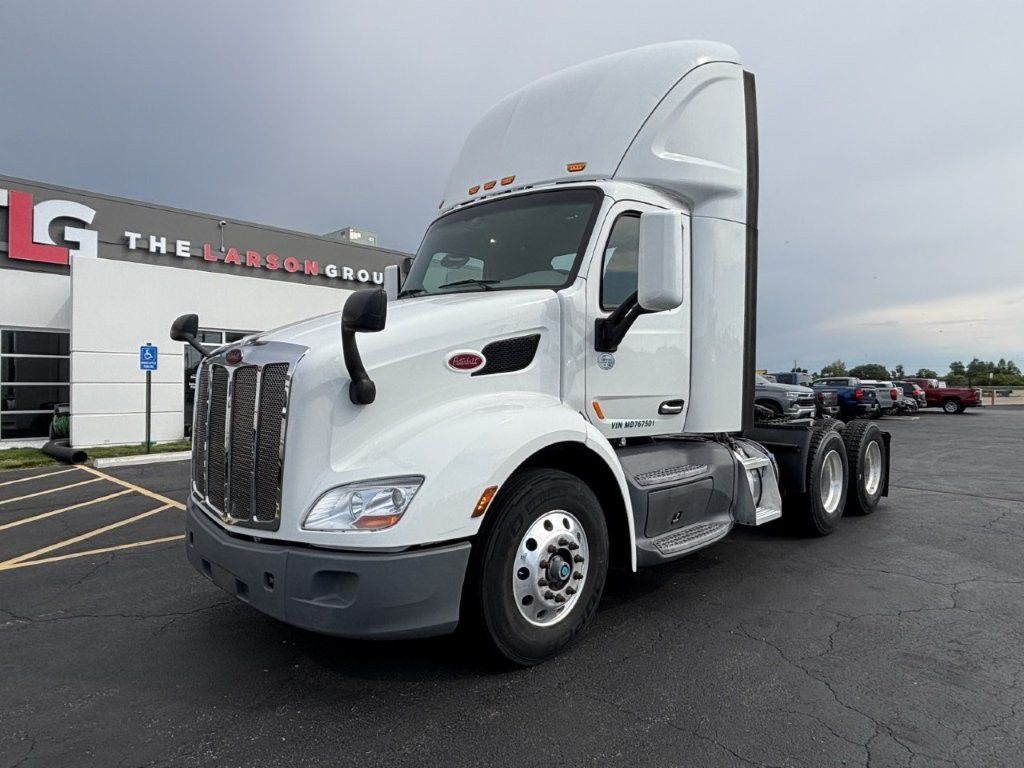 2021 Peterbilt 579