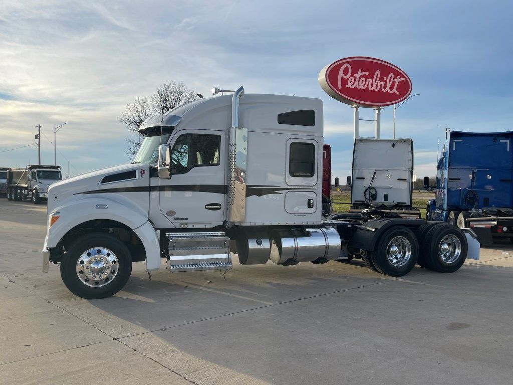 2020 Kenworth T880