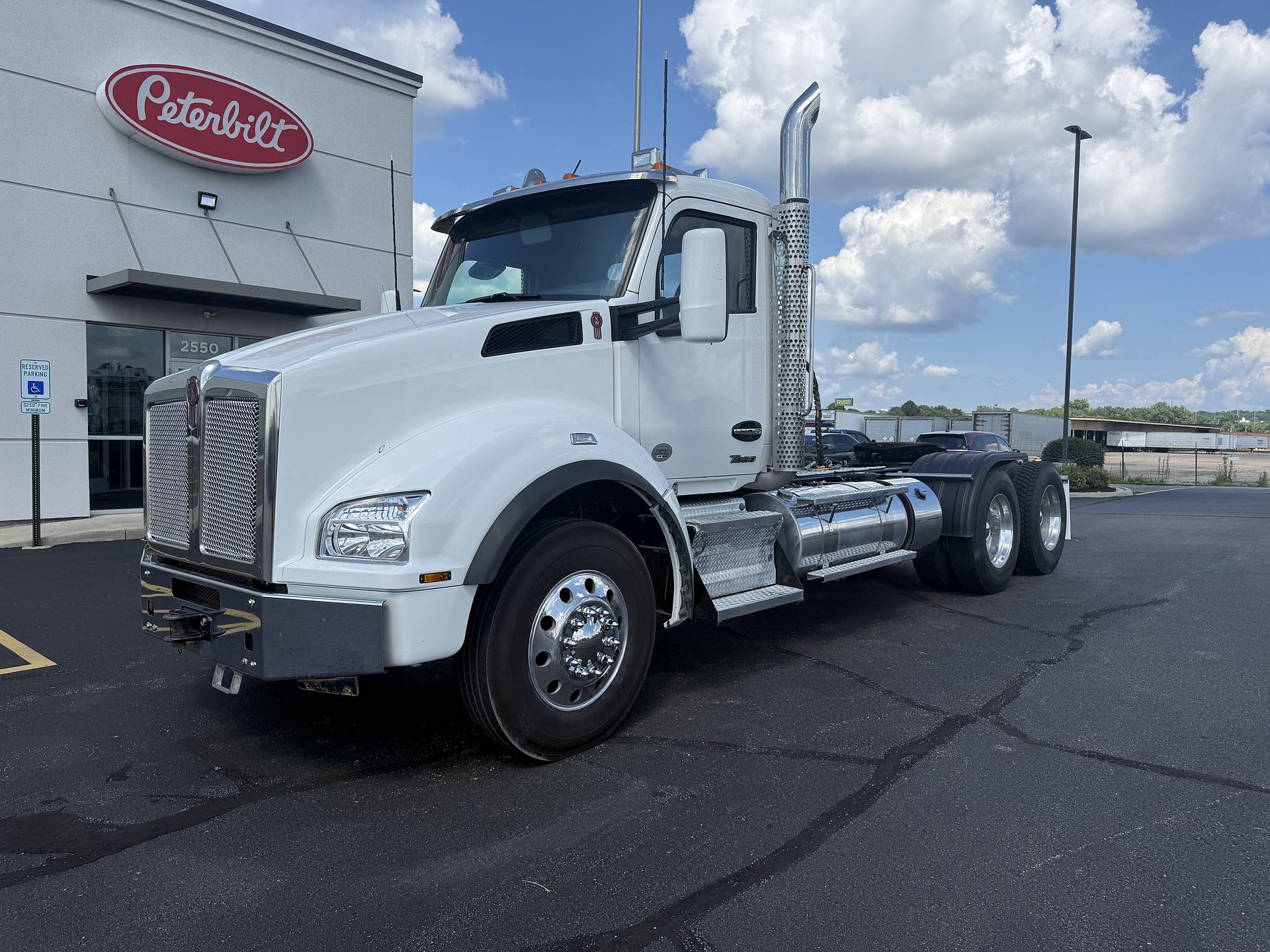 2022 Kenworth T880