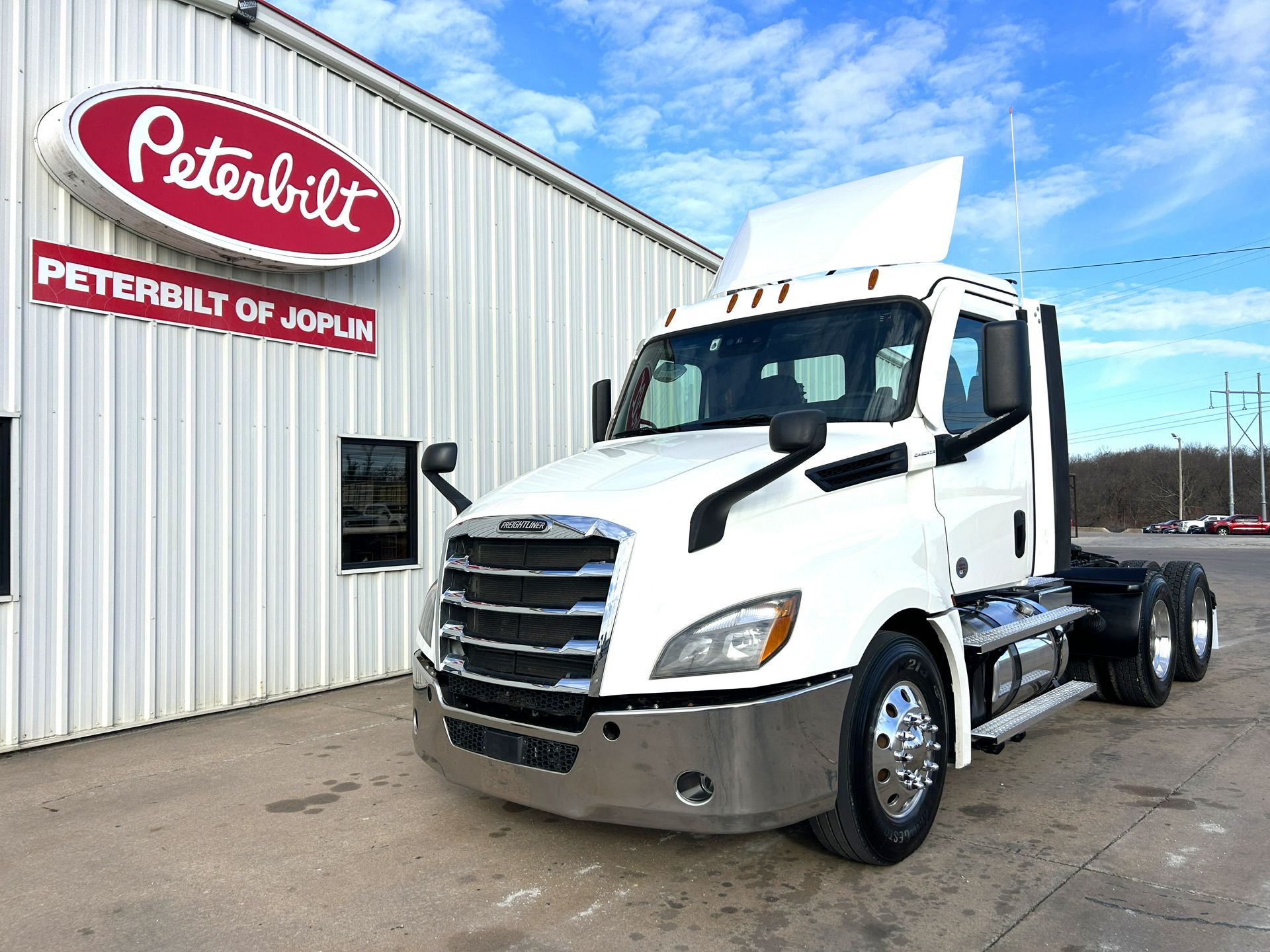 2021 Freightliner CASCADIA 126