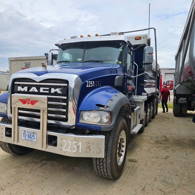 2022 Mack GRANITE