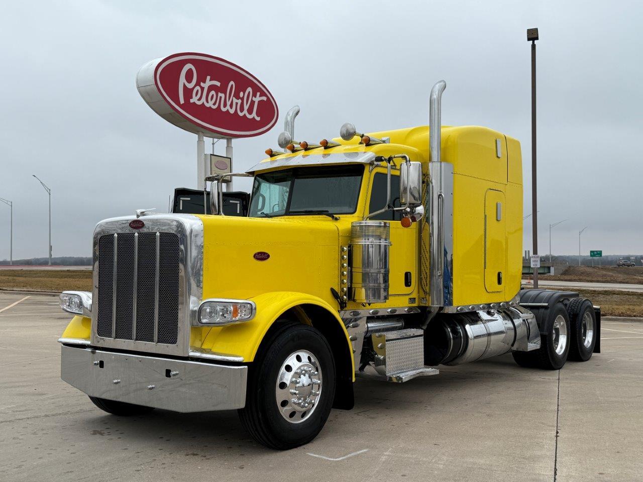 2020 Peterbilt 389