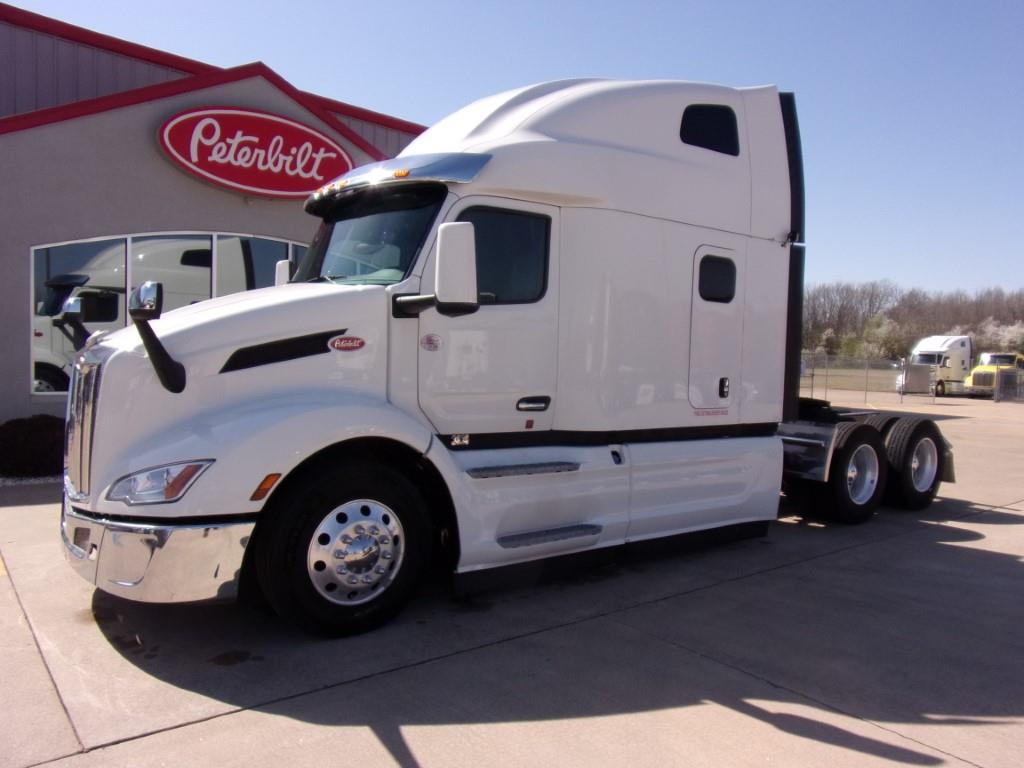 2023 Peterbilt 579