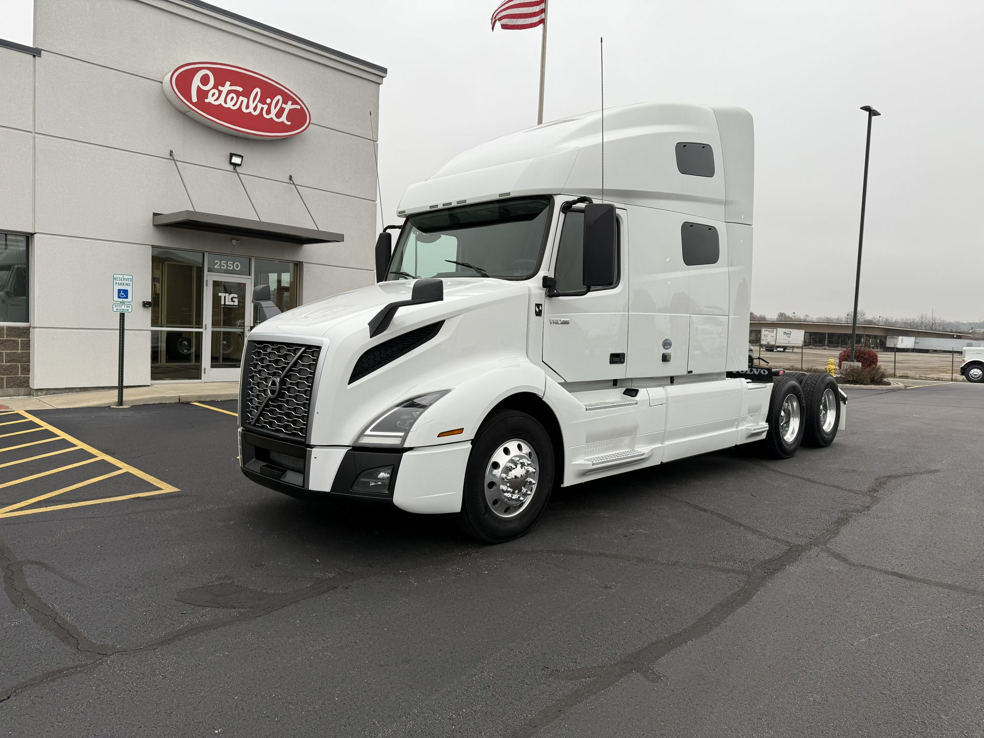 2020 Volvo VNL64T760