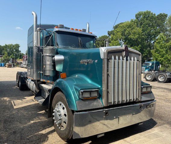 2003 Kenworth W900