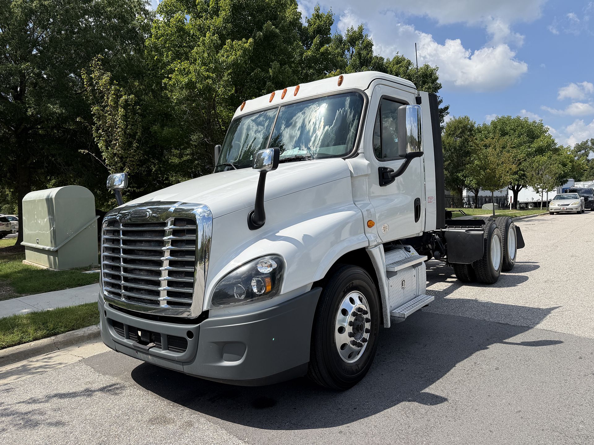 2019 Freightliner CASCADIA 126